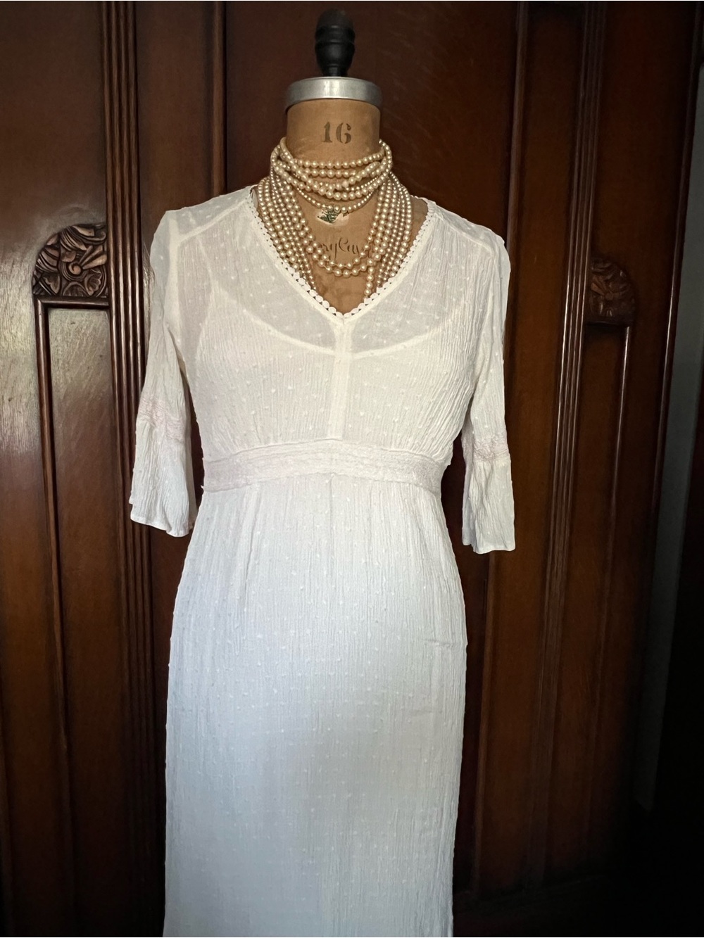 Knox Rose Cream Maxi Dress with V-Neck and Three-Quarter Sleeves Size M - Picture 5 of 9